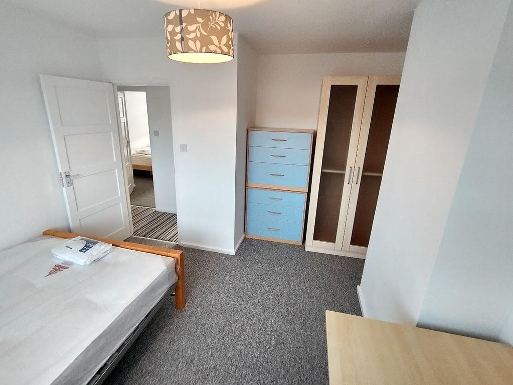 Property photo 3 of 10 Bedroom