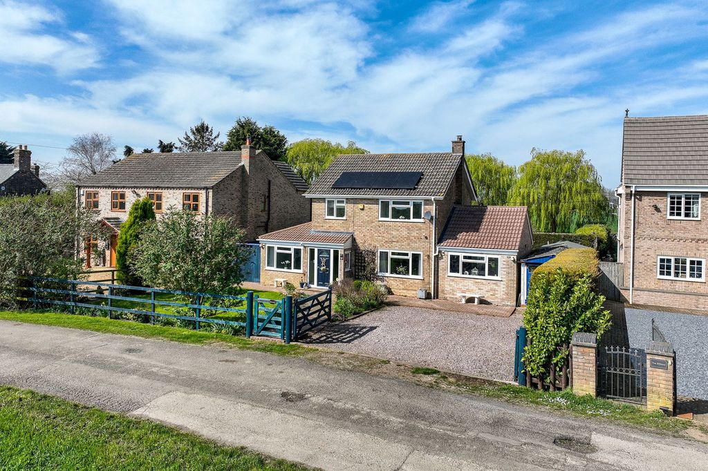 Property photo 3 of 47