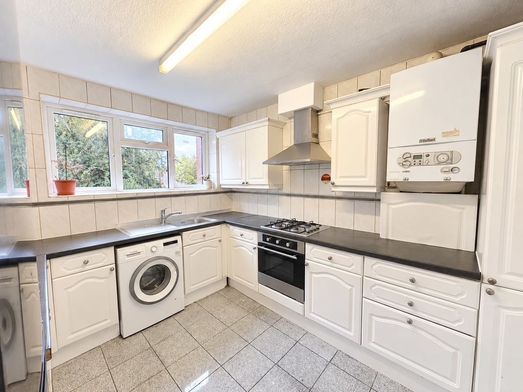 Property photo 3 of 15 Photo 9