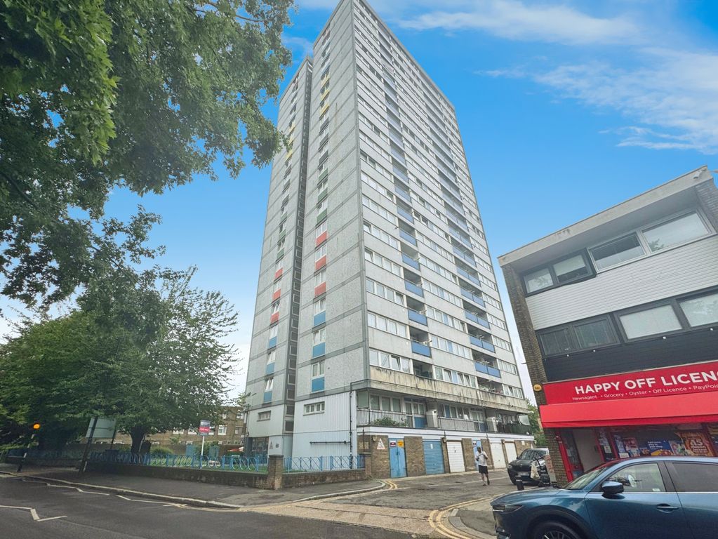 Property photo 1 of 9 Cash Buyers Only - Inestment Oppurtunity - One Bedroom 14th Floor Flat