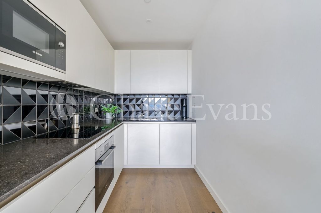 Property photo 2 of 14 Kitchen