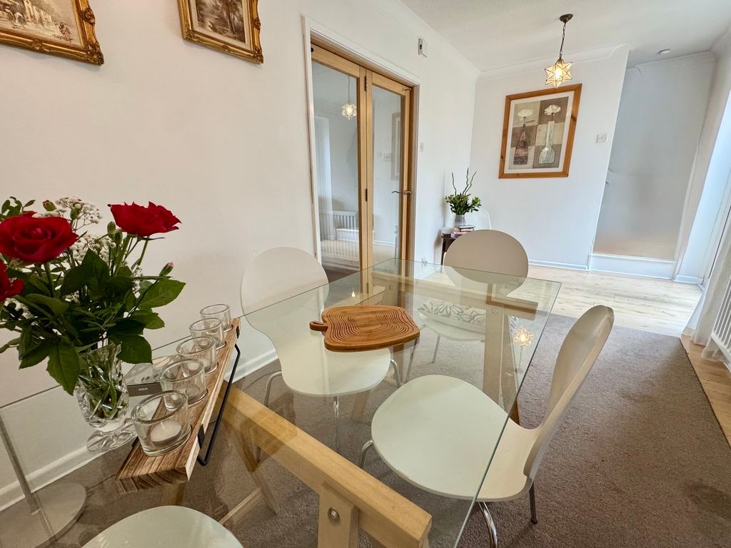 Property photo 3 of 16 Open Plan Family-Dining Room