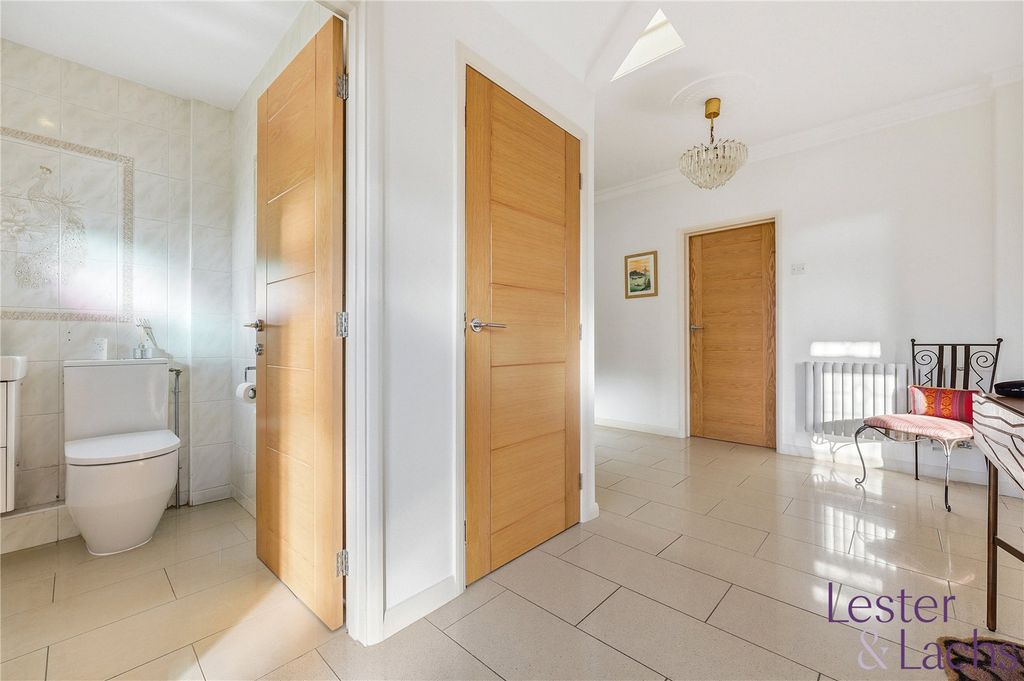 Property photo 3 of 34 Picture No. 25