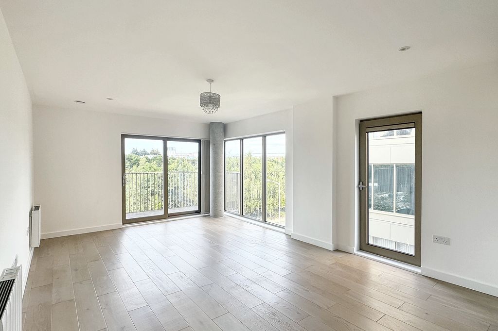 Property photo 3 of 11 Img_0198