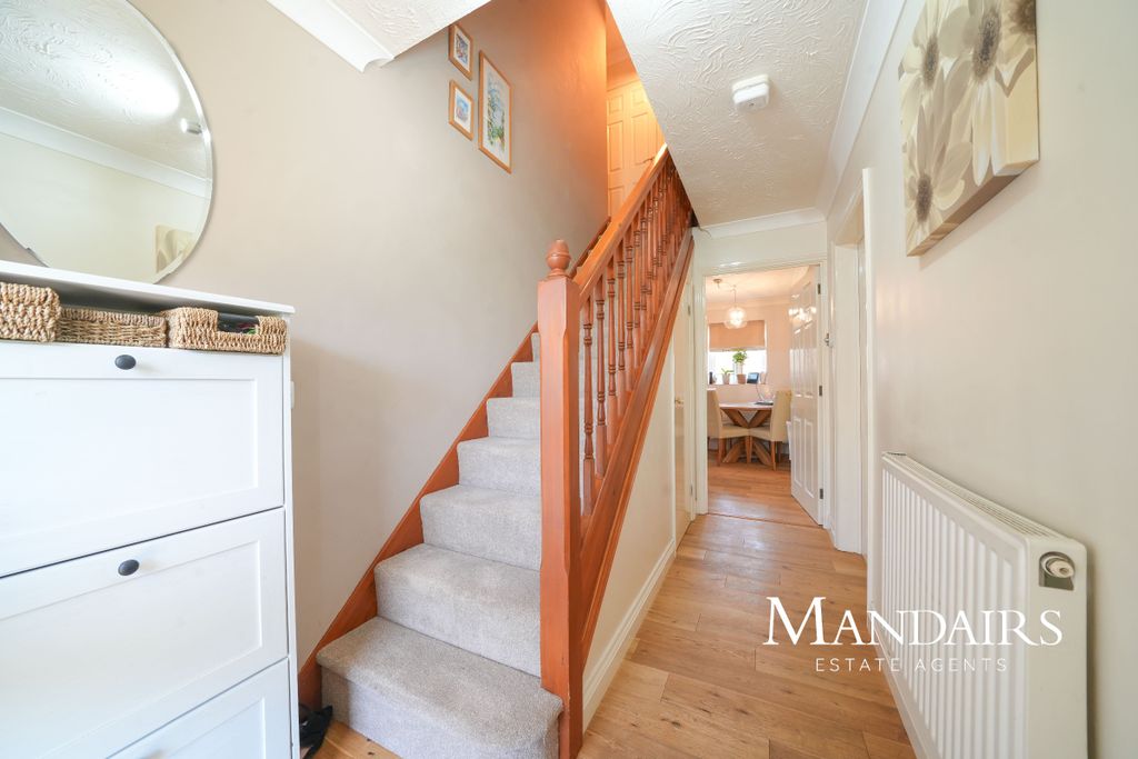 Property photo 2 of 37