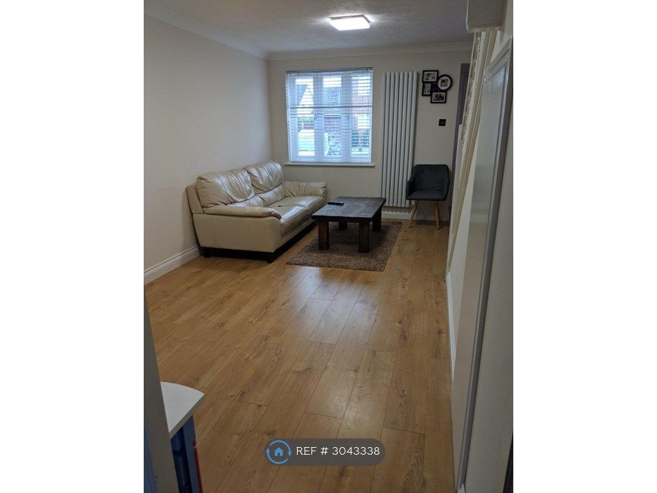 Property photo 1 of 4 Living