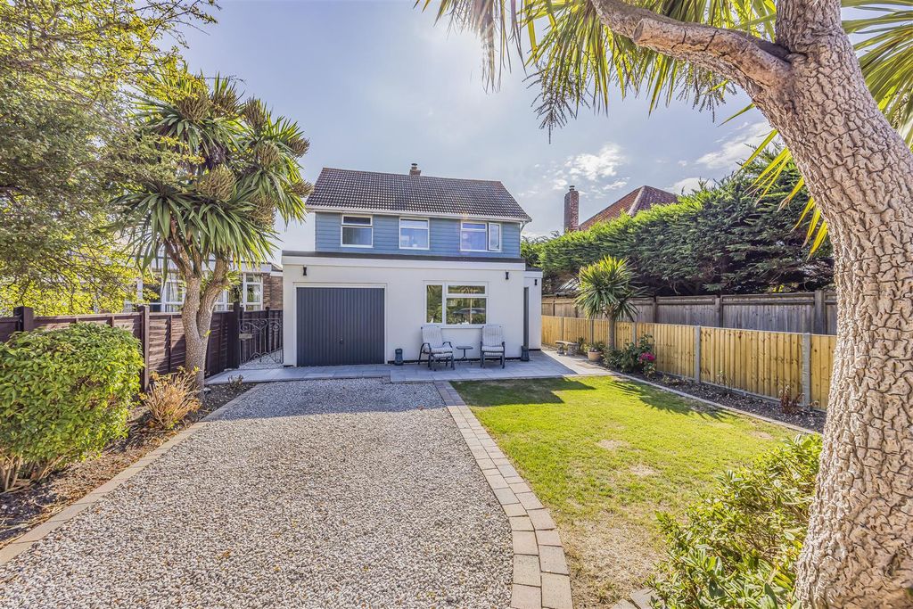 Property photo 1 of 32 5 Culver Drive, Hayling Island-Porticomarketing-So