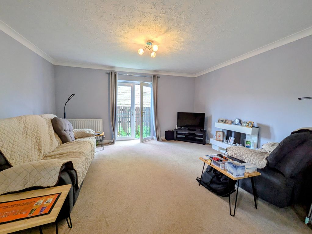 Property photo 3 of 11 1000021182