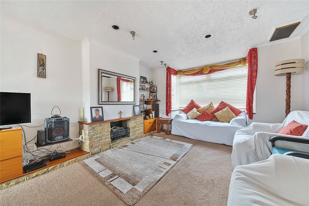 Property photo 3 of 17 Picture No. 01