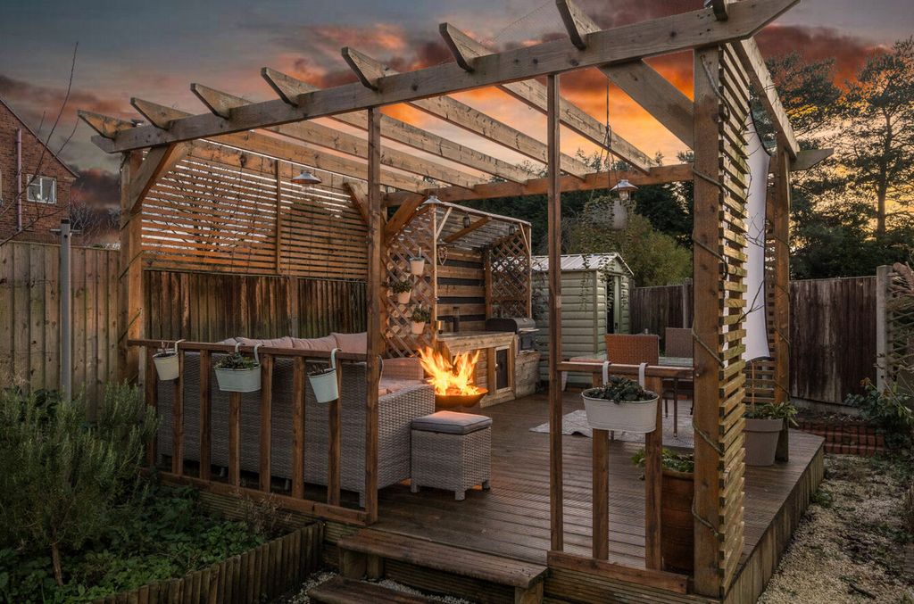 Property photo 3 of 18