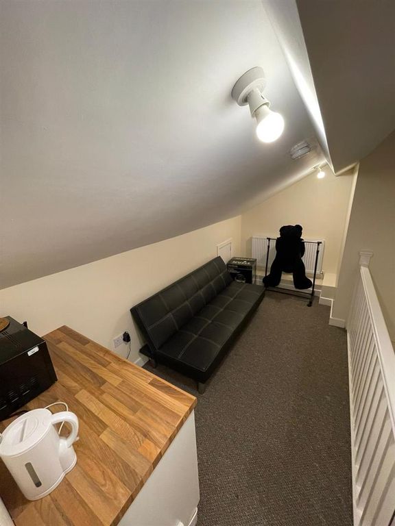 Property photo 3 of 10 Private Lounge Area