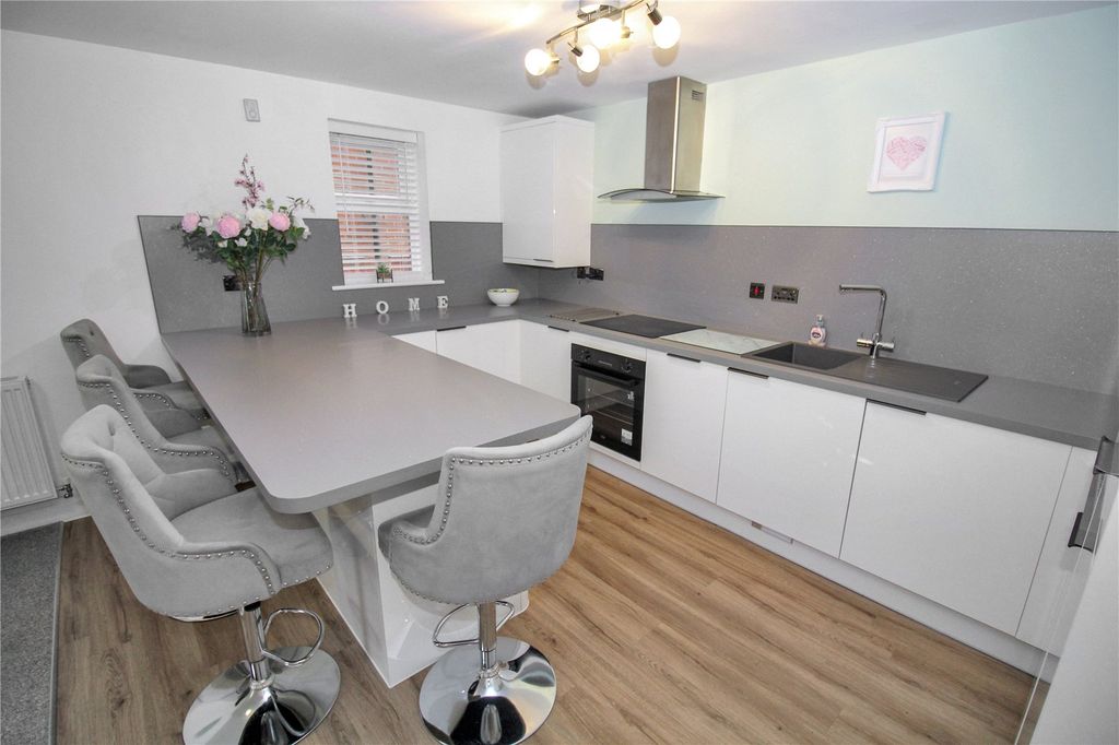 Property photo 2 of 10 Picture No. 04