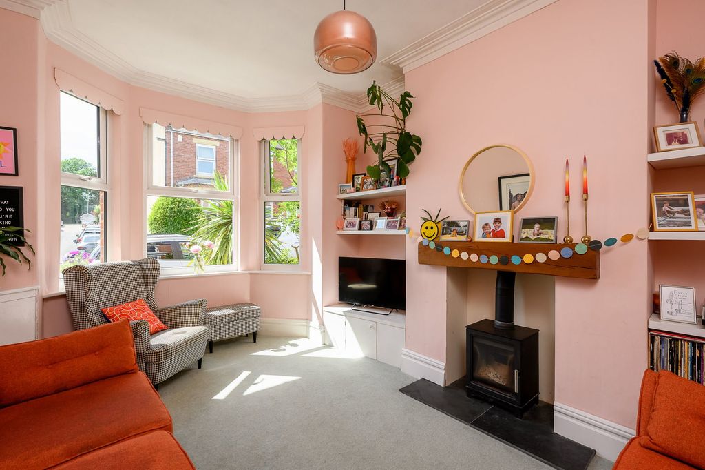Property photo 2 of 24