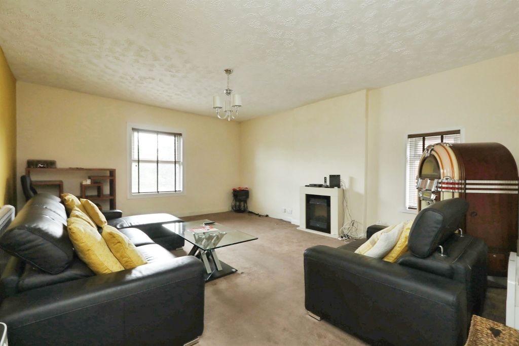 Property photo 2 of 13
