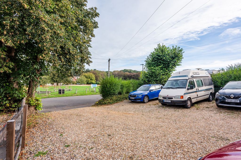 Property photo 3 of 12