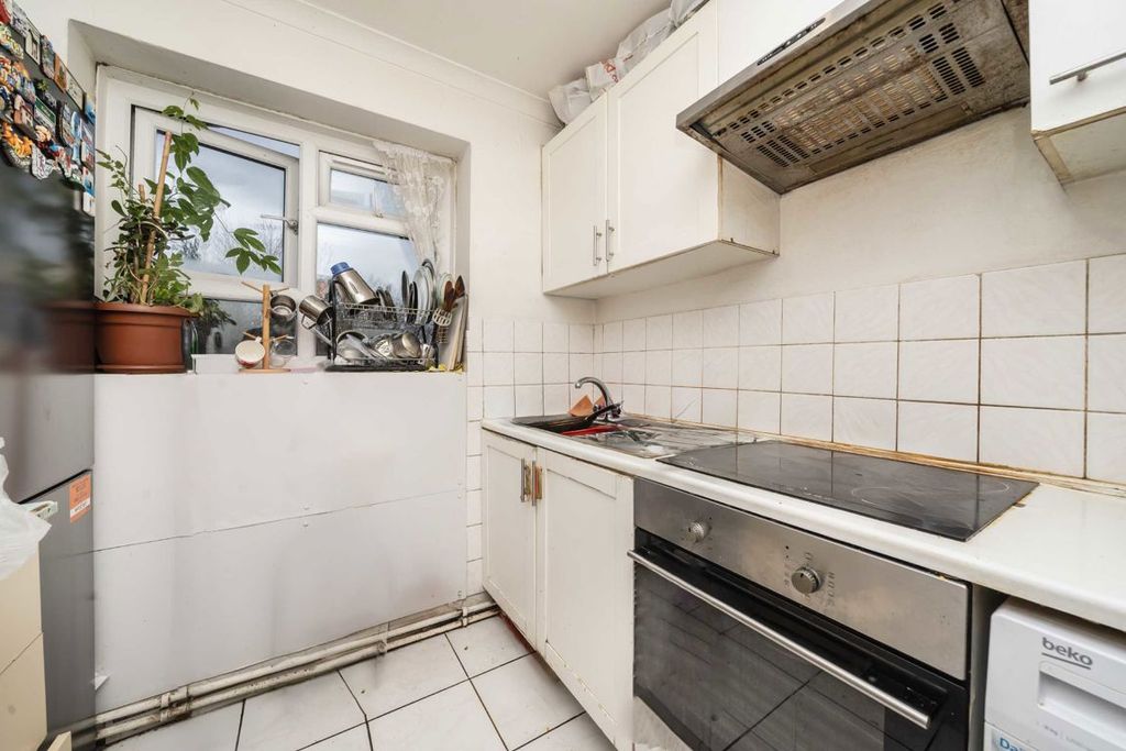 Property photo 3 of 4