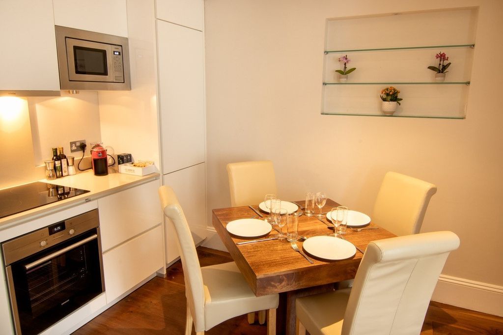 Property photo 3 of 6 Kitchen