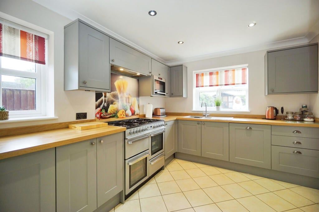 Property photo 3 of 15