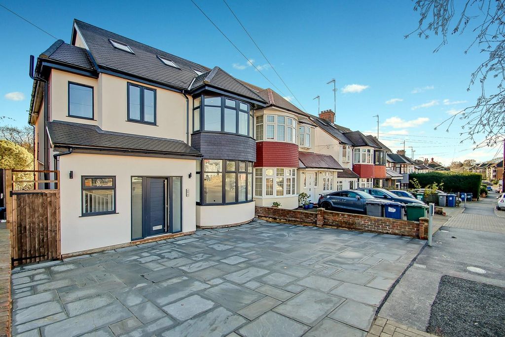 Property photo 1 of 17 Front (Exterior)