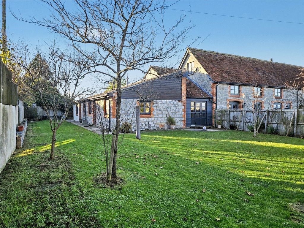 Property photo 2 of 23 Picture No. 20