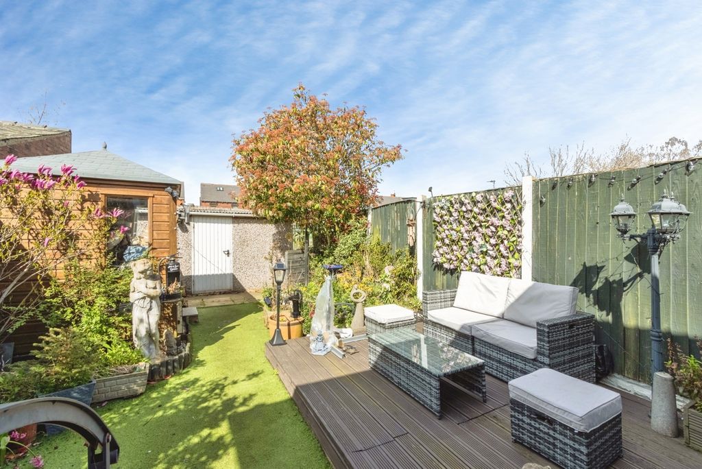 Property photo 3 of 24 Pbox-Img.Jpg