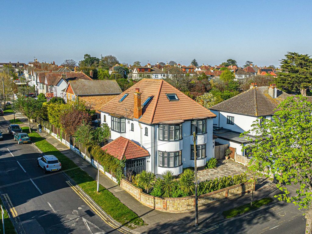 Property photo 2 of 42