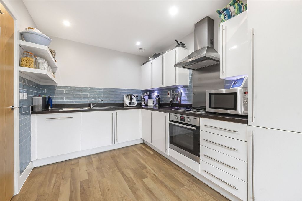 Property photo 3 of 17 Picture No. 02