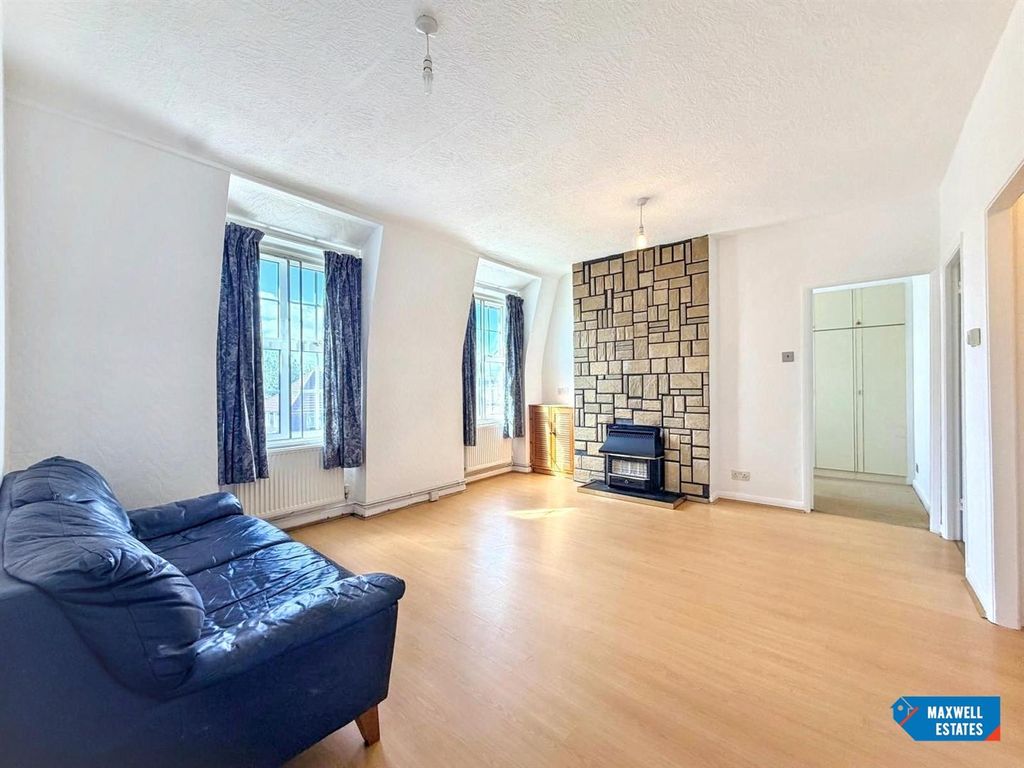 Property photo 2 of 15 Watling 13.Jpg