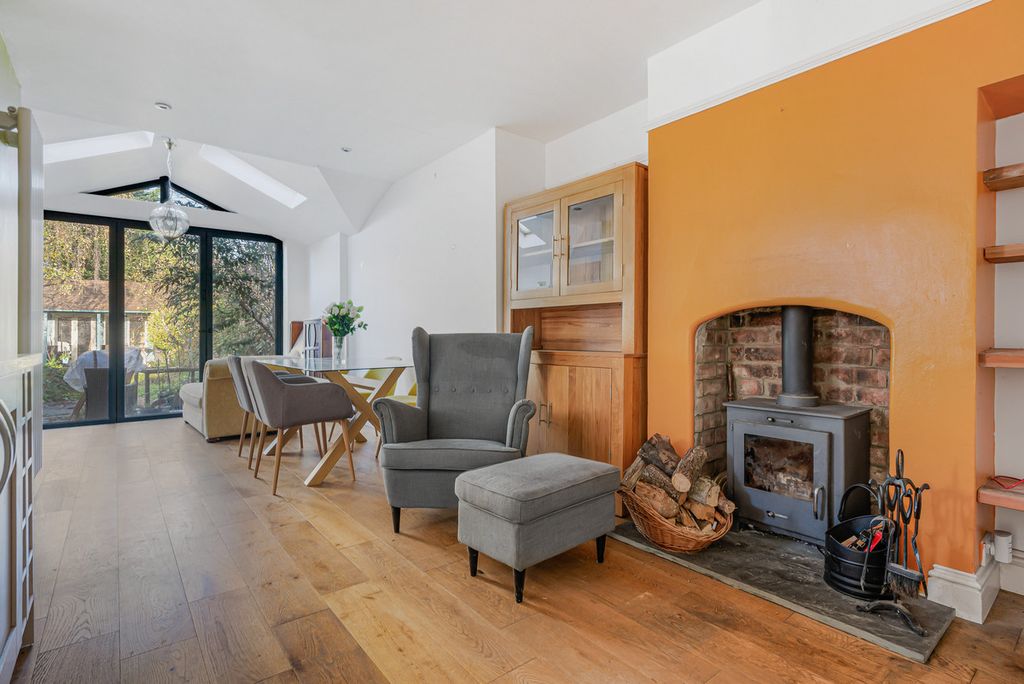 Property photo 2 of 22