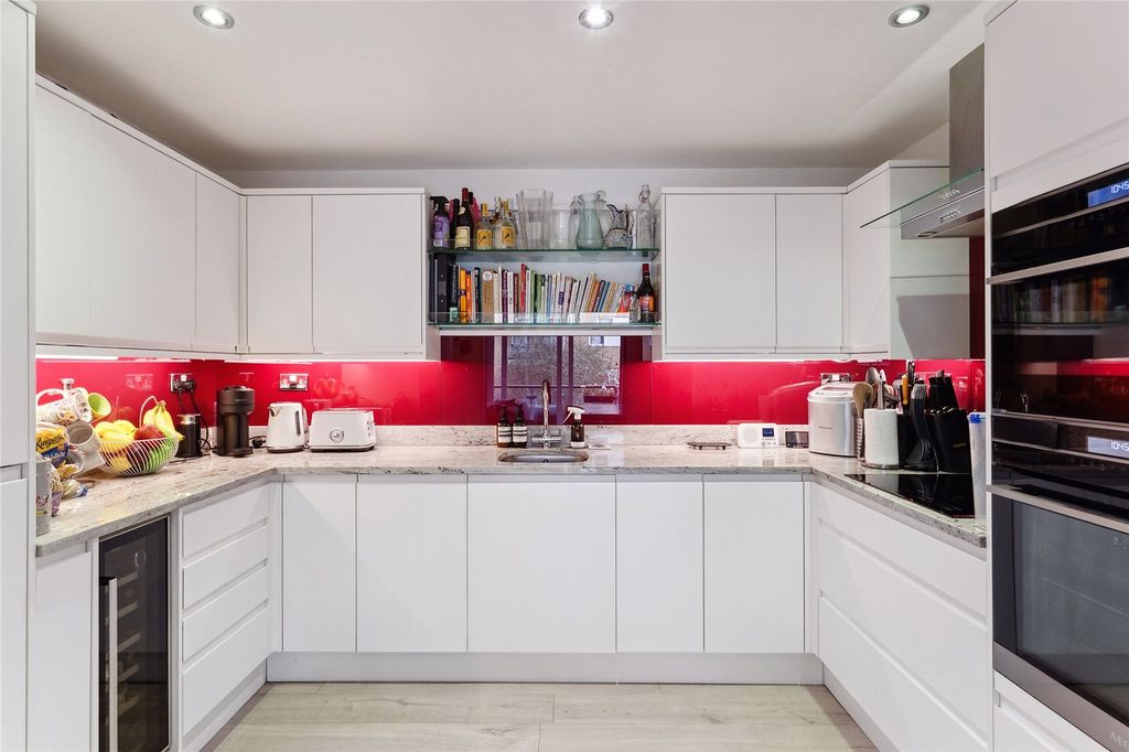 Property photo 3 of 16 Kitchen