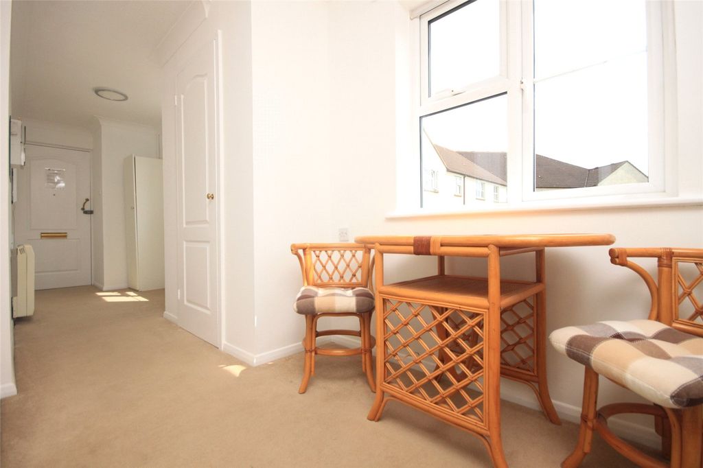 Property photo 3 of 10 Inner Hallway
