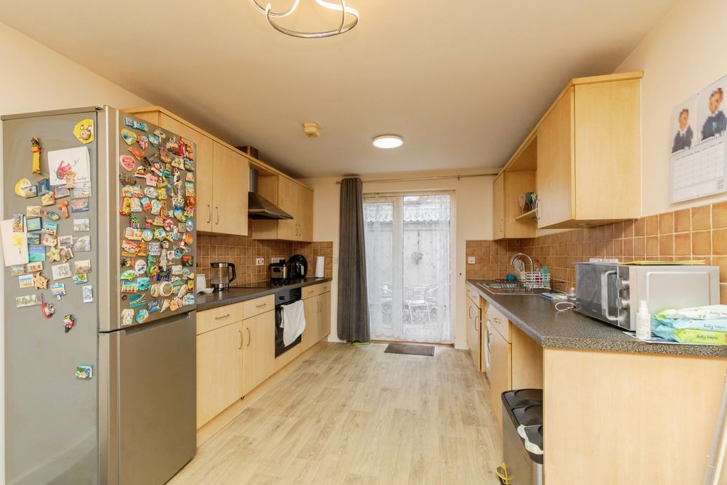 Property photo 2 of 17 Photo