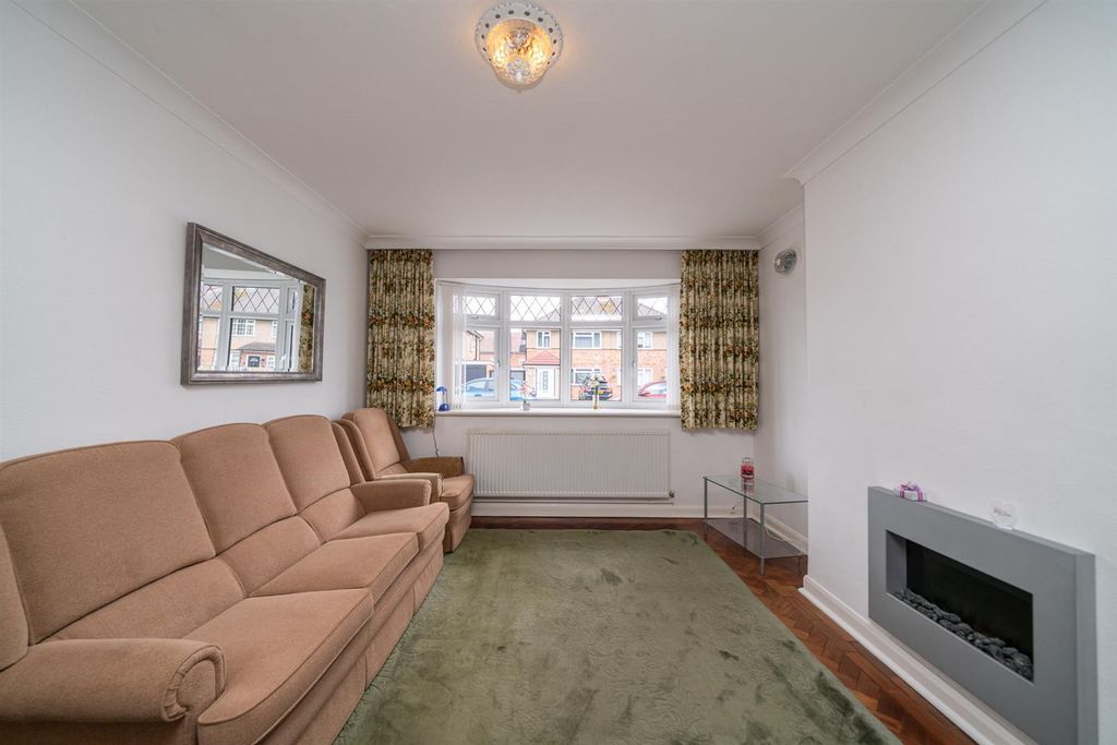 Property photo 2 of 29