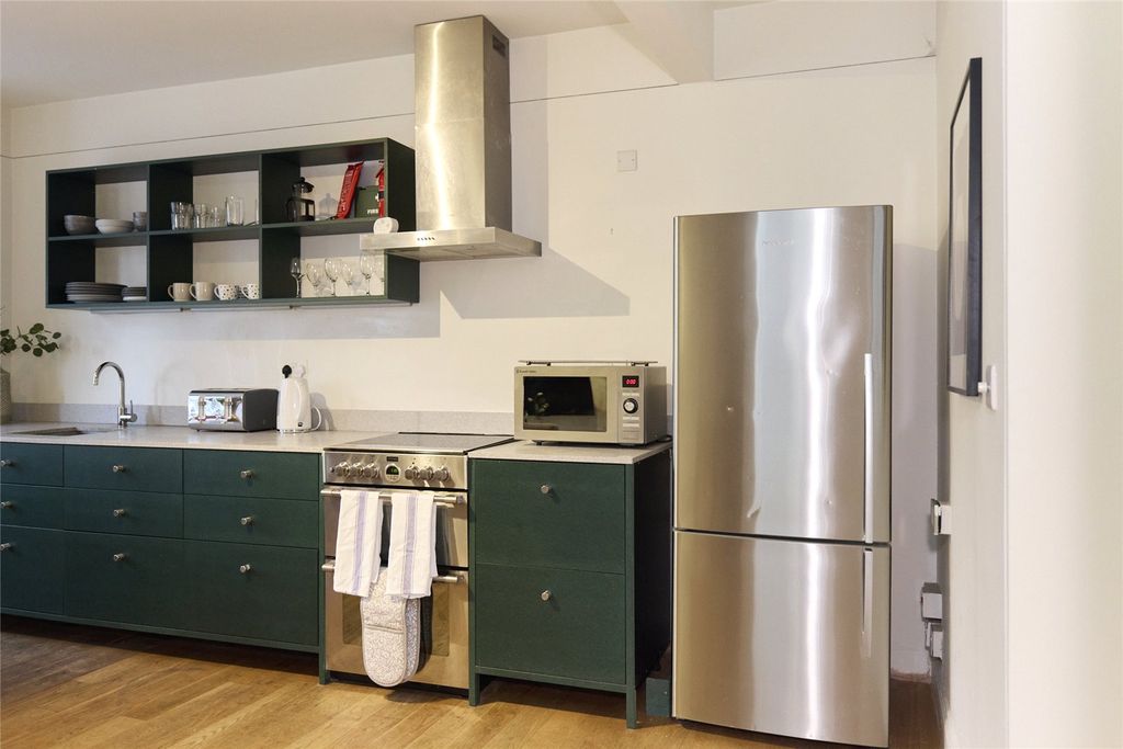 Property photo 3 of 17 Kitchen