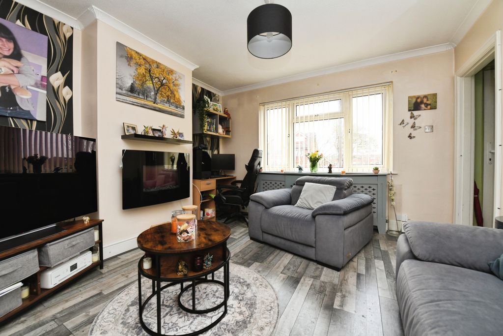 Property photo 3 of 20