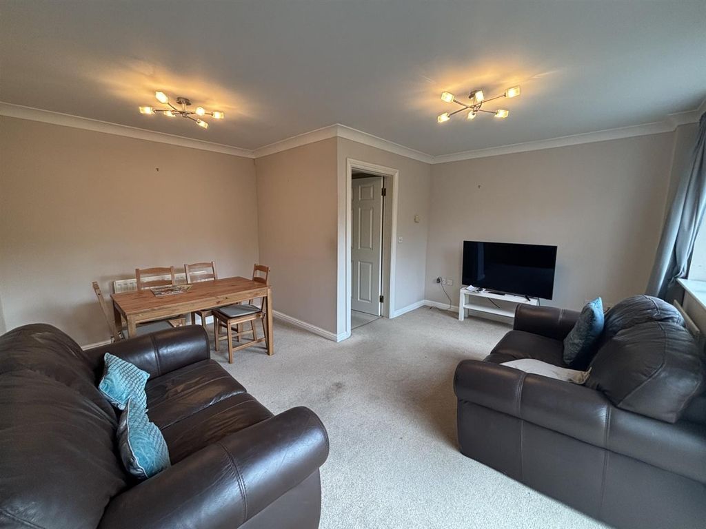 Property photo 3 of 14 Living Room New.Jpg