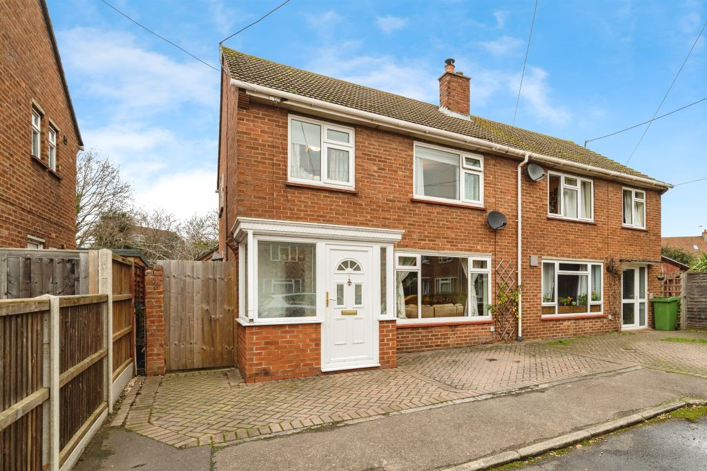 Property photo 1 of 18