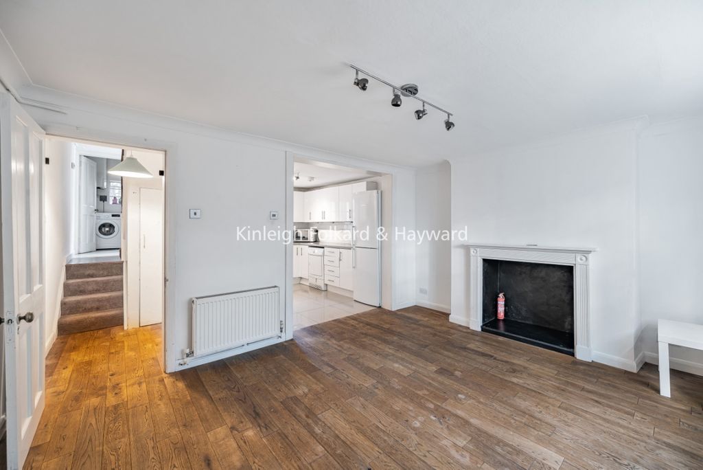 Property photo 3 of 15 270434dc-Fba7-4c5A-8