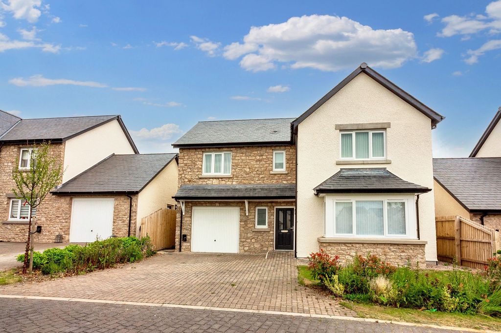 Property photo 1 of 23