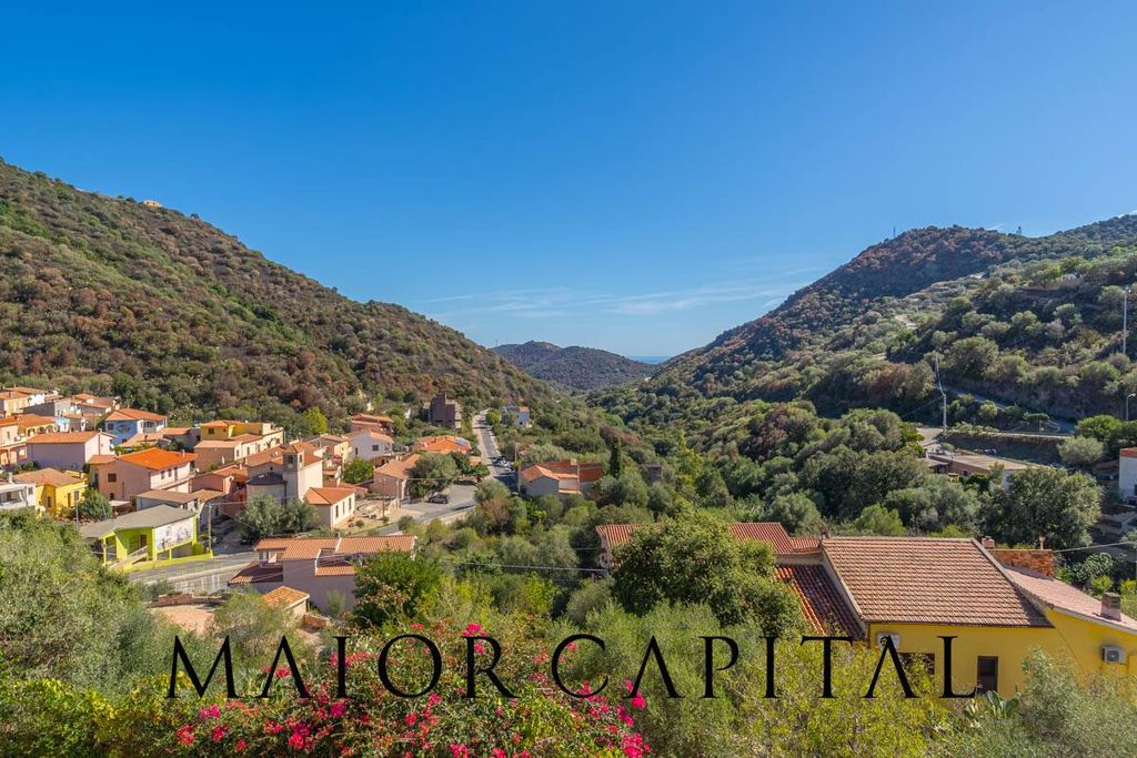 Property photo 2 of 27