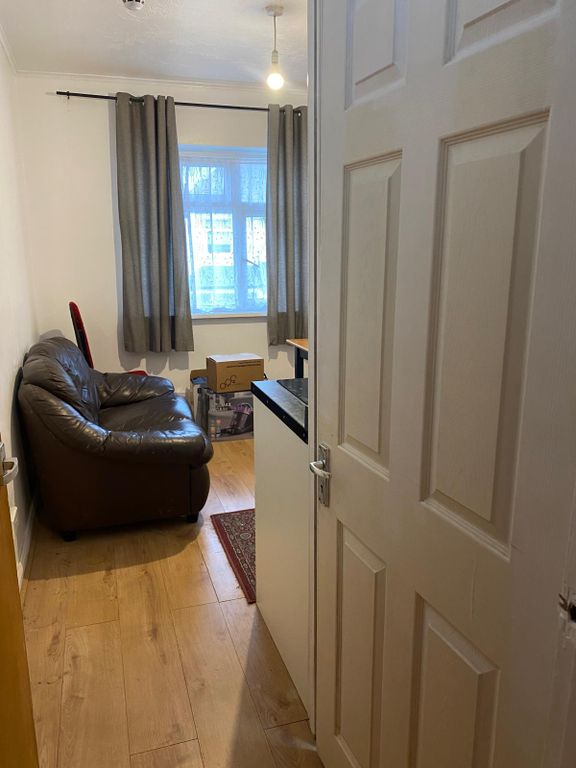 Property photo 1 of 3