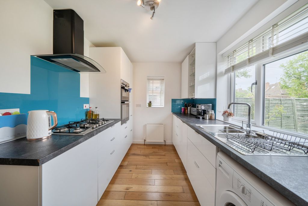 Property photo 2 of 19 1459515-10-6A06ee...