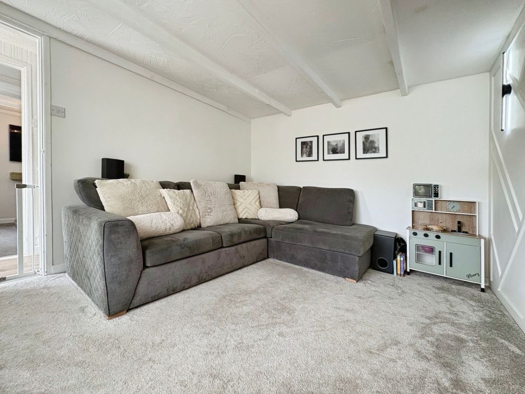 Property photo 2 of 19 5256945