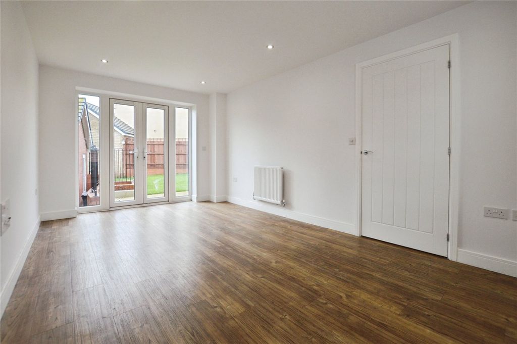 Property photo 2 of 16 Picture No. 31