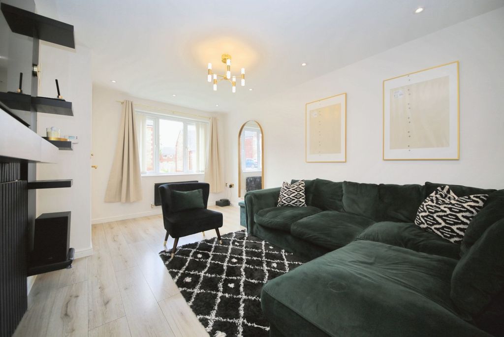 Property photo 2 of 25