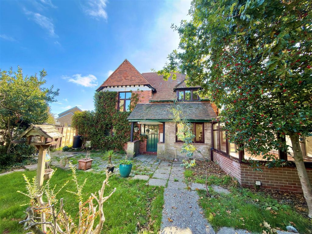 Property photo 1 of 25