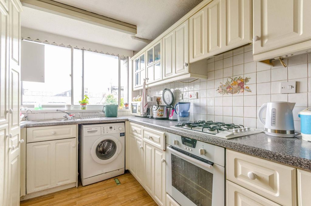Property photo 2 of 5