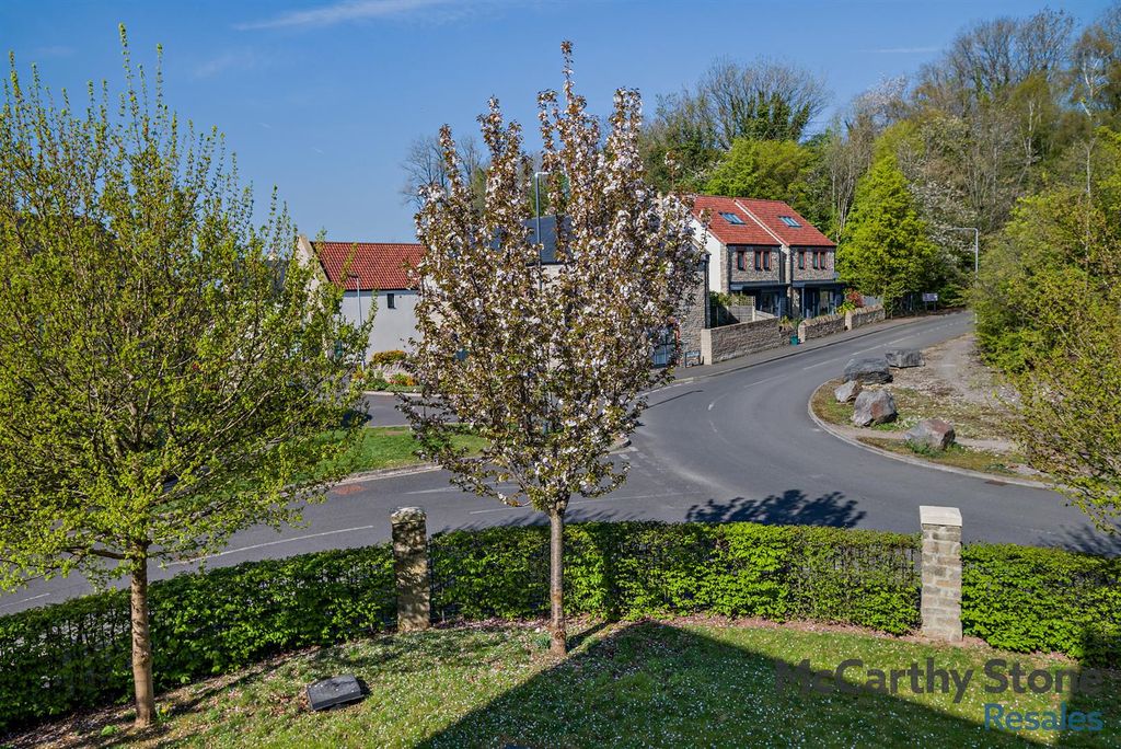 Property photo 2 of 26 Outlook From No.37