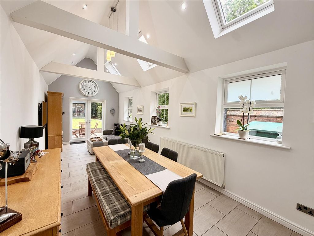 Additional image 10 of 5 bed town house for saleHerrick Road, Loughborough LE11