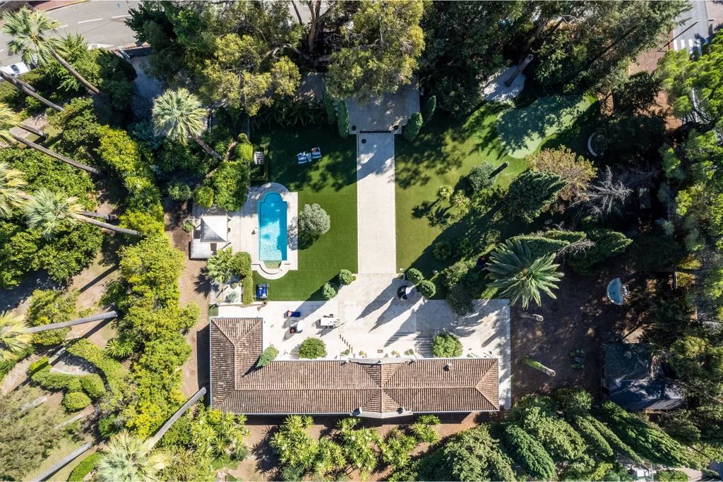 Property photo 1 of 16 Cannes - Historic Property - Walking Distance From Beaches